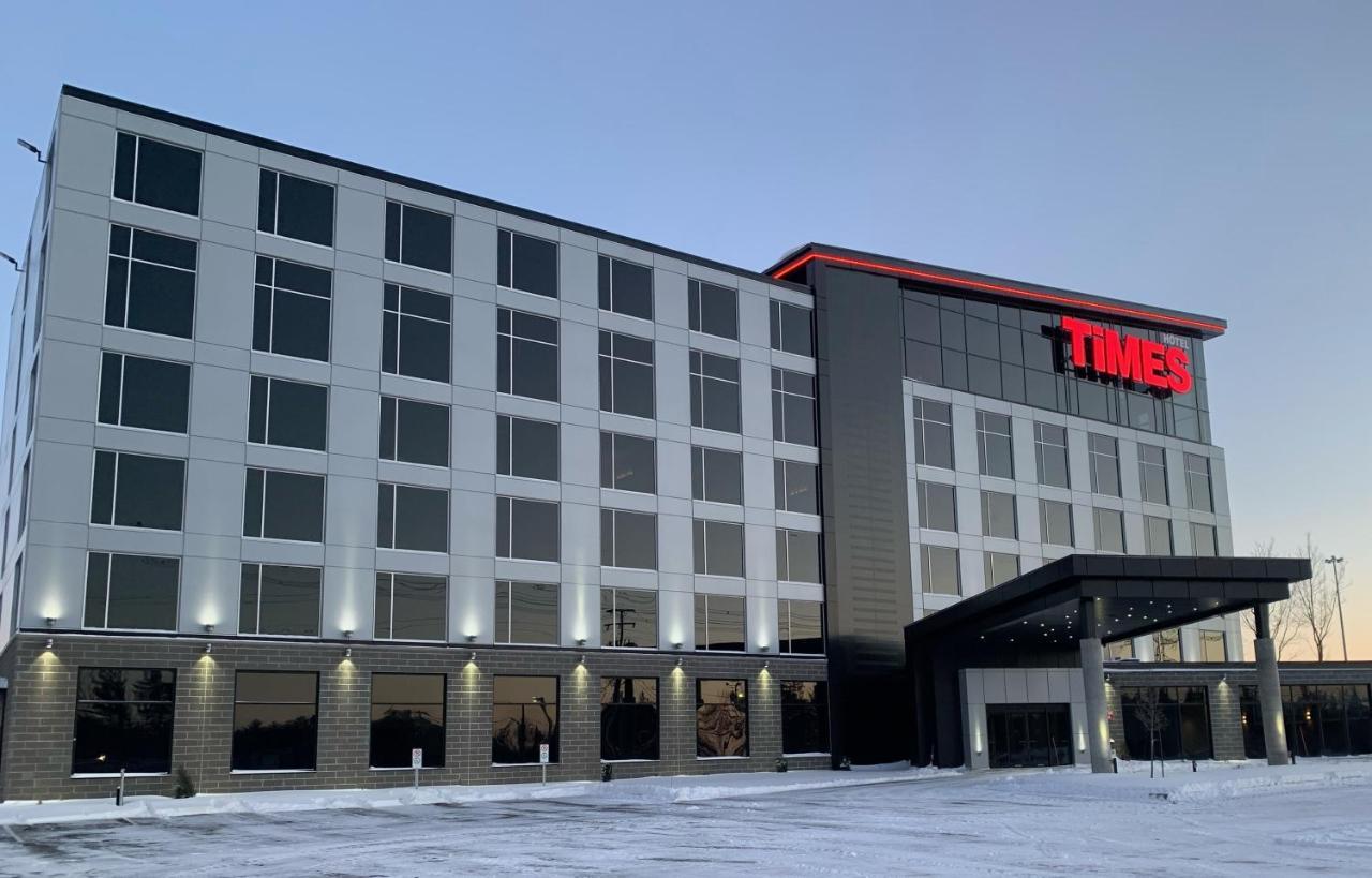 Grand Hotel Times Blainville-Mirabel ภายนอก รูปภาพ