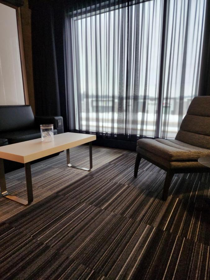 Grand Hotel Times Blainville-Mirabel ภายนอก รูปภาพ