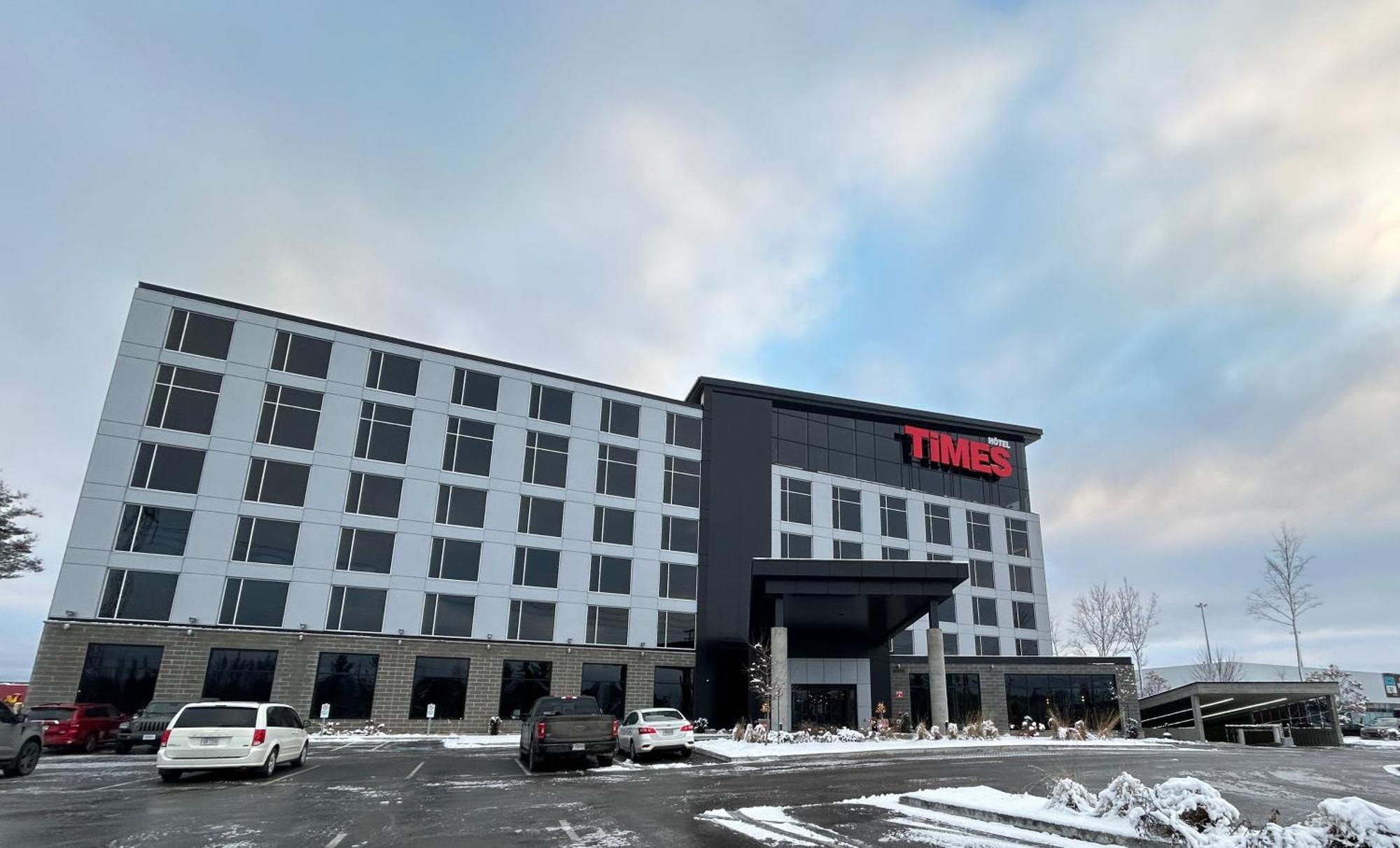 Grand Hotel Times Blainville-Mirabel ภายนอก รูปภาพ