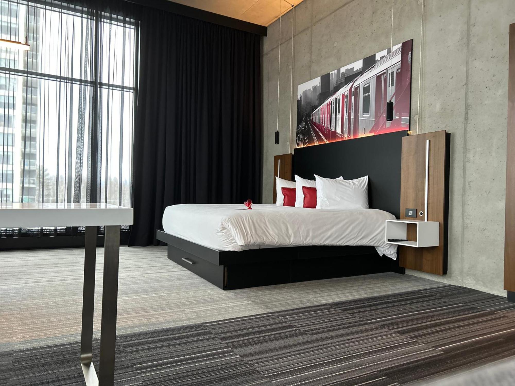 Grand Hotel Times Blainville-Mirabel ภายนอก รูปภาพ