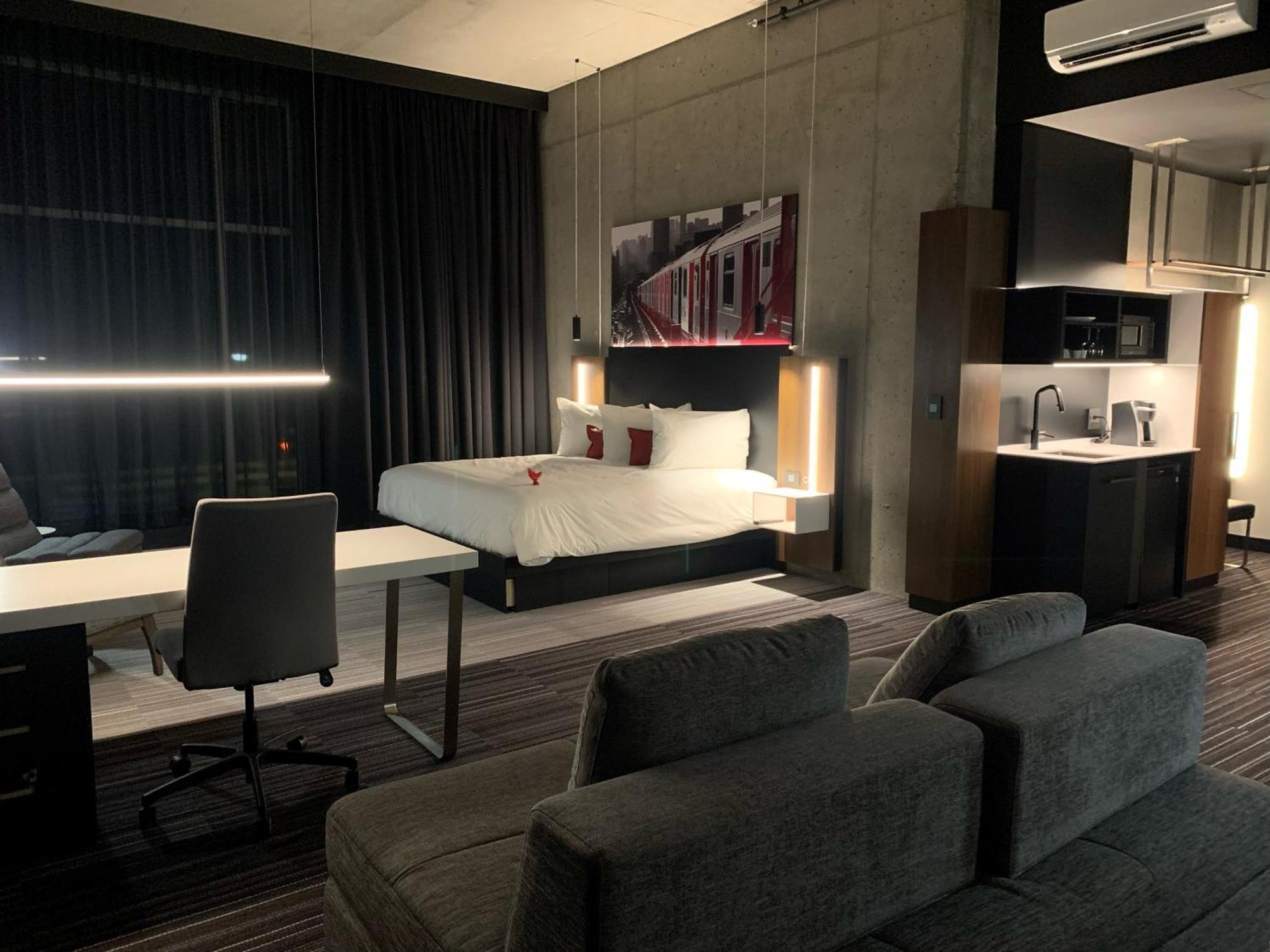 Grand Hotel Times Blainville-Mirabel ภายนอก รูปภาพ
